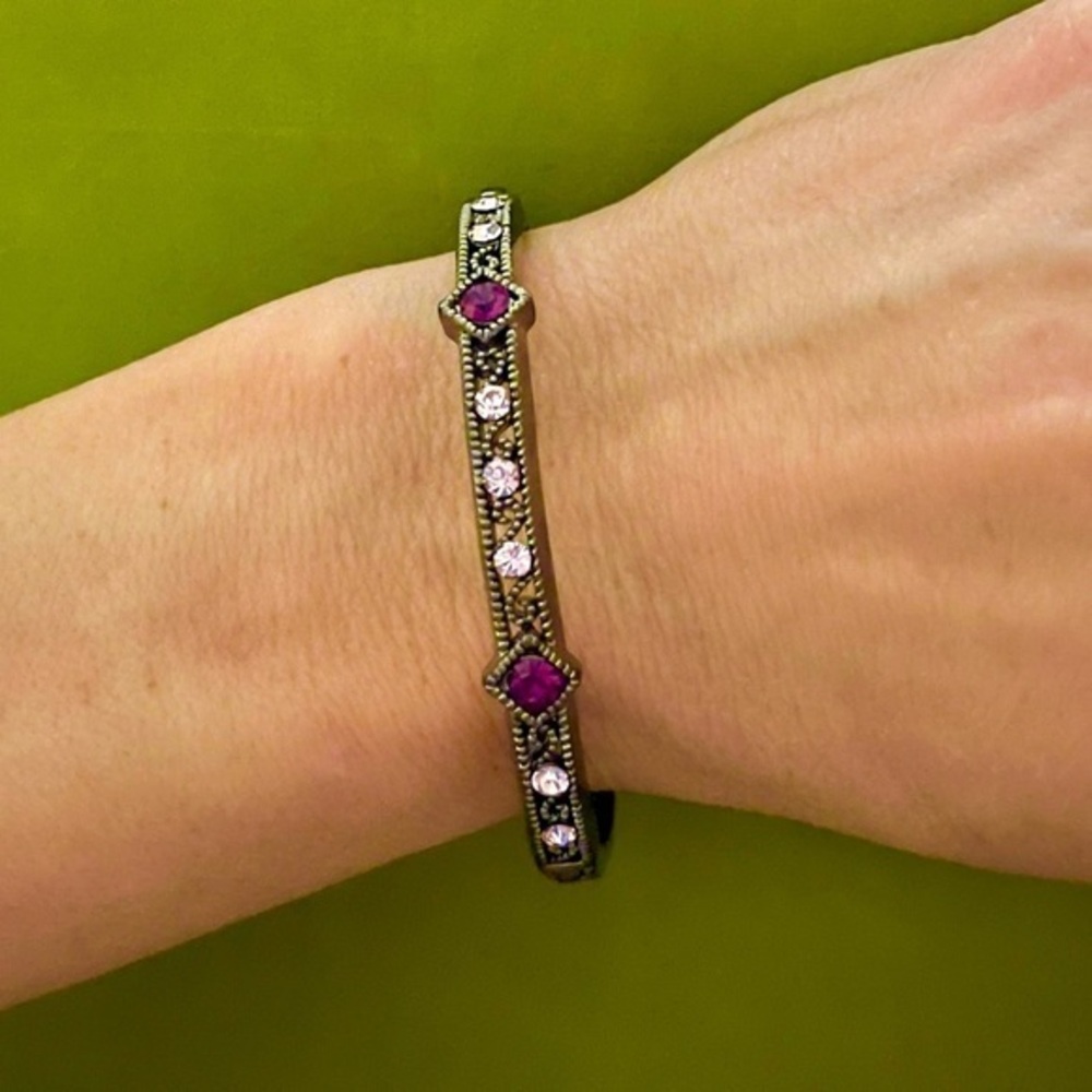 ❌SOLD / Victorian marcasite clasp bangle, pink & garnet  color crystals 🩷💜